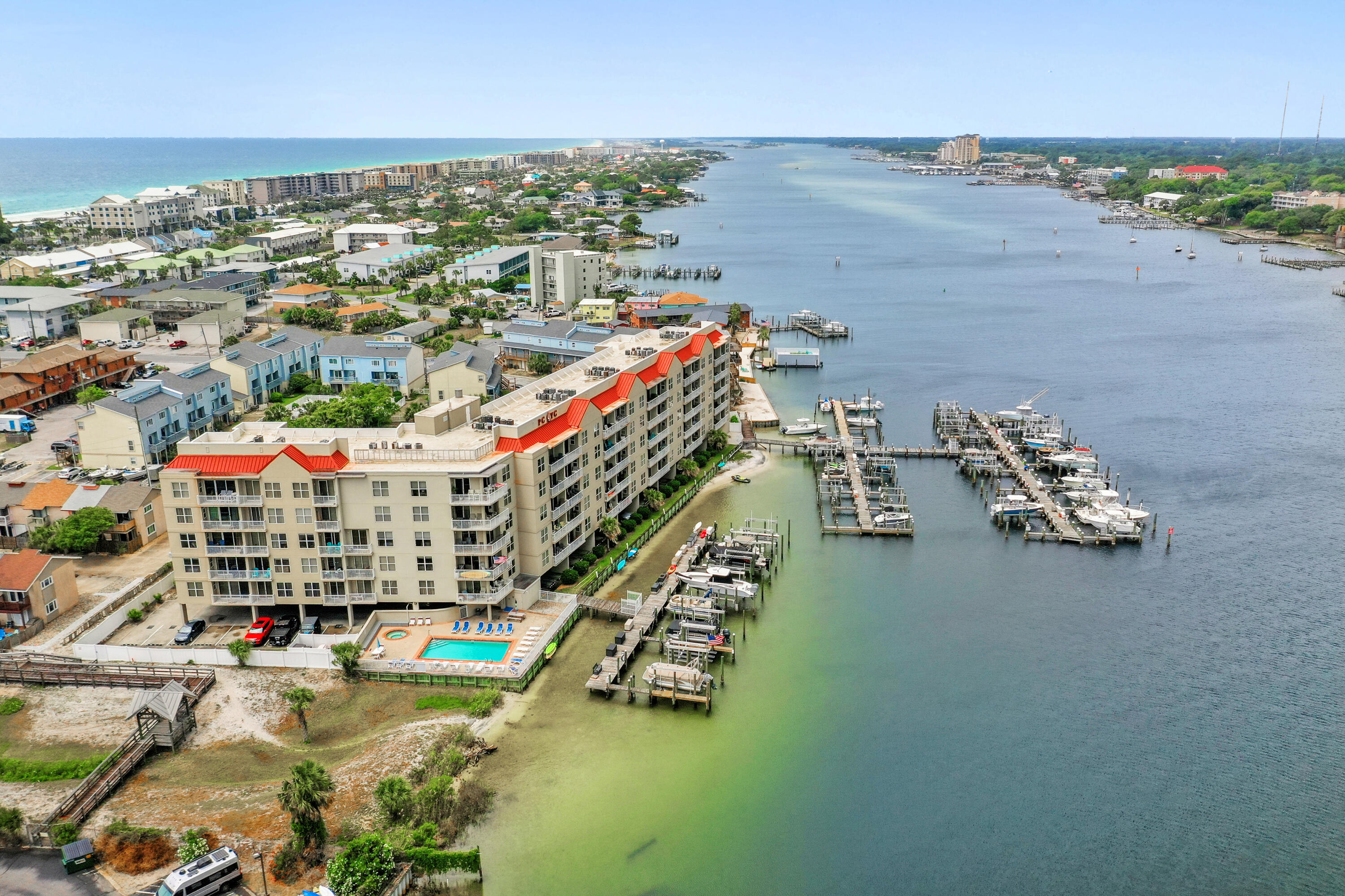 PALM COURT YACHT CLUB - Residential