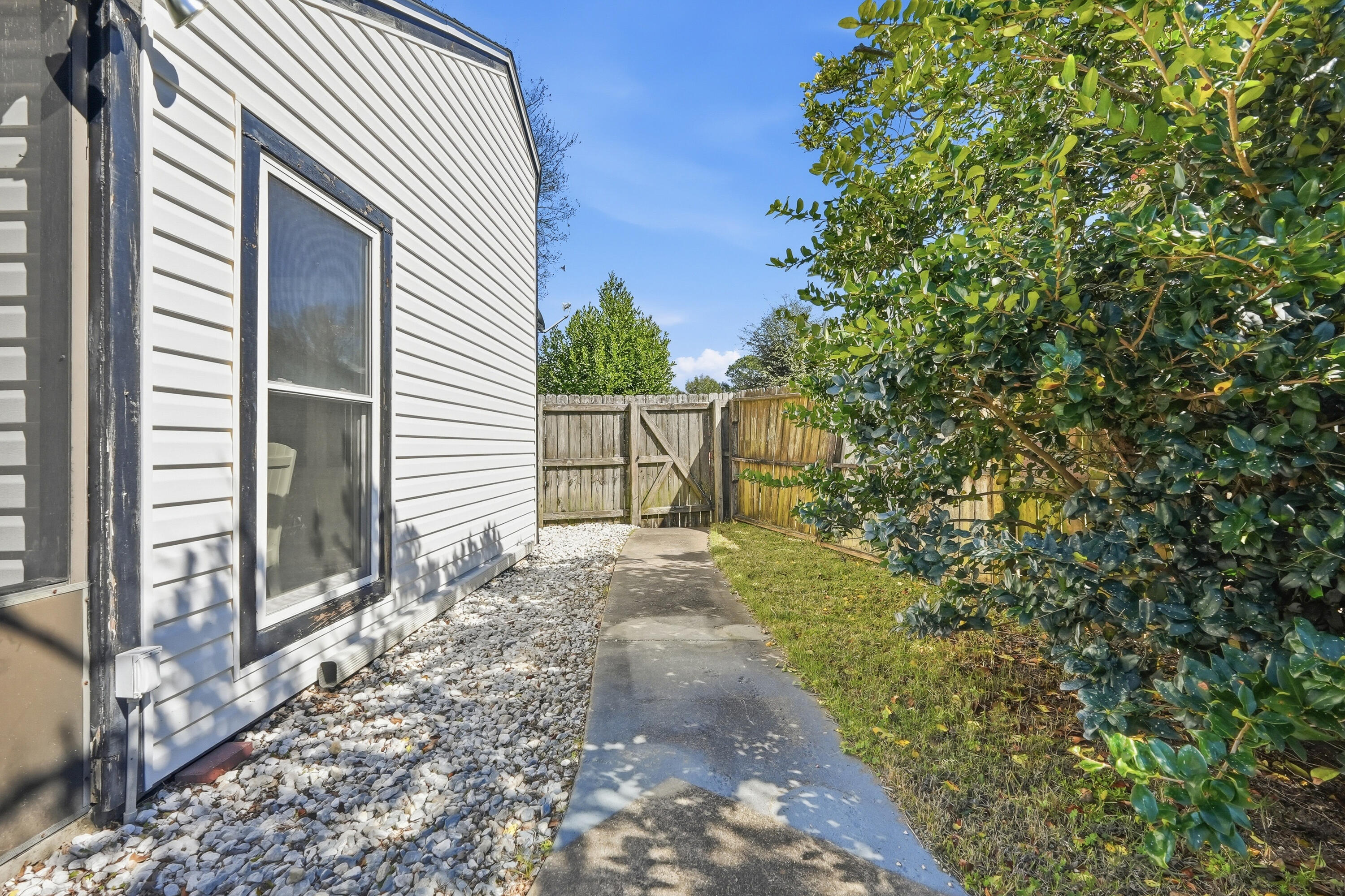 CANTERBURY WOODS - Residential