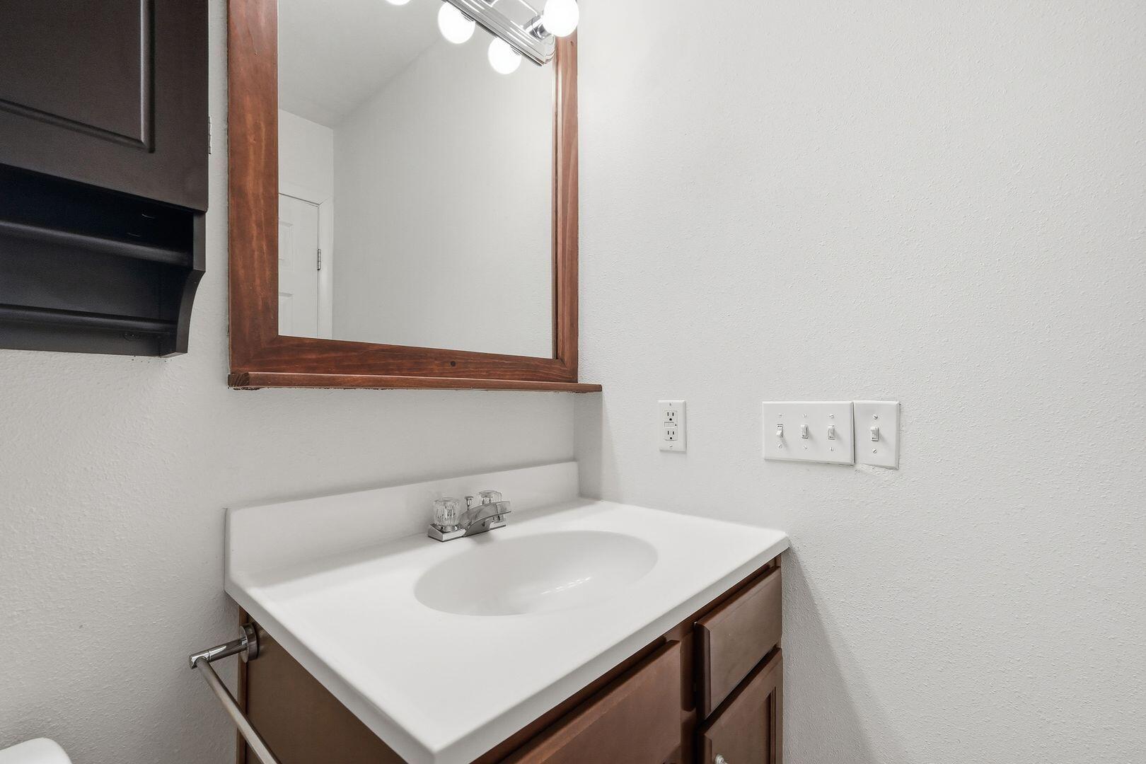 KELLY HILL ESTATES - Residential Lease
