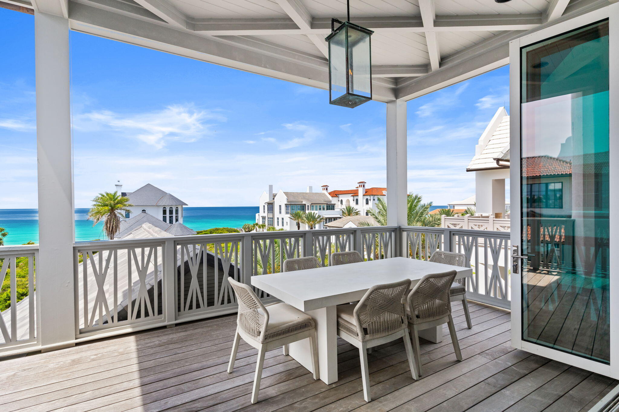 PARADISE BY THE SEA - Residential