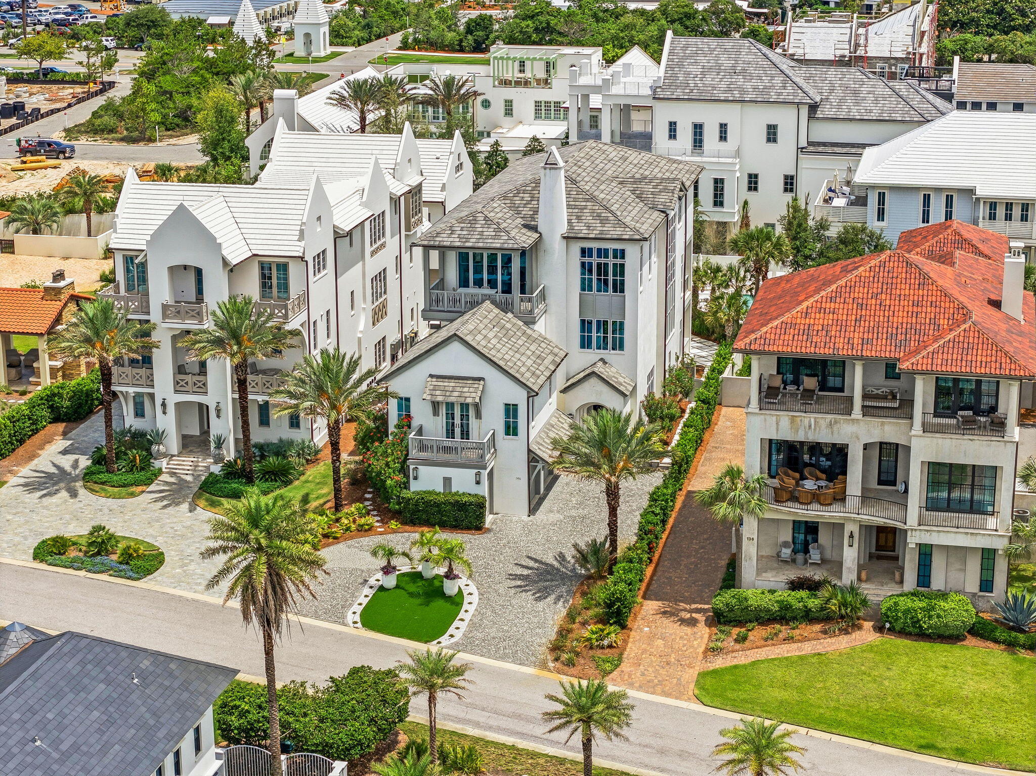 PARADISE BY THE SEA - Residential