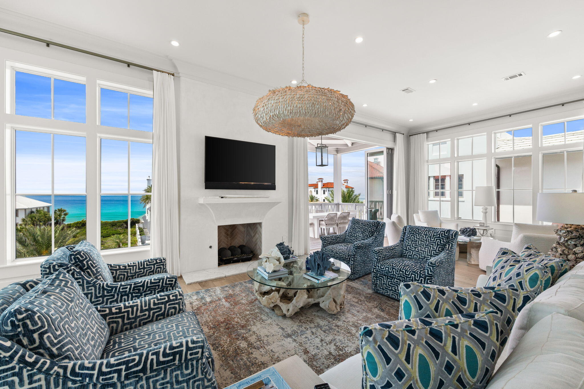 PARADISE BY THE SEA - Residential