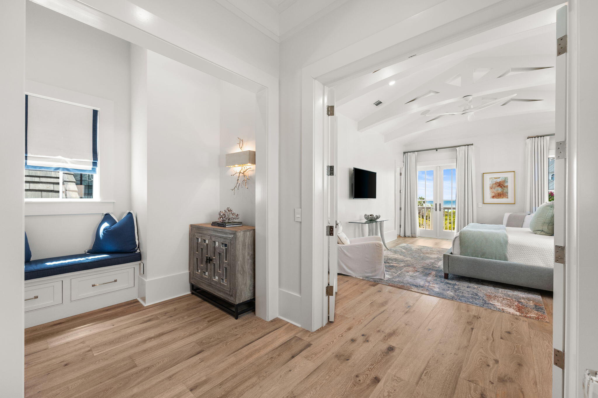 PARADISE BY THE SEA - Residential