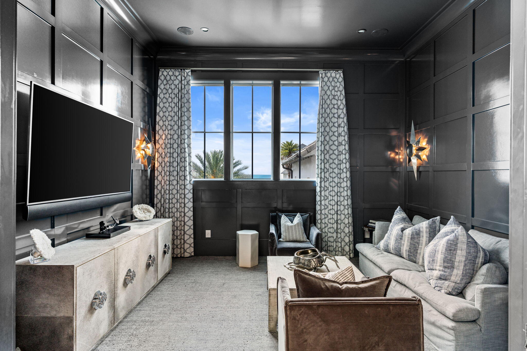 PARADISE BY THE SEA - Residential