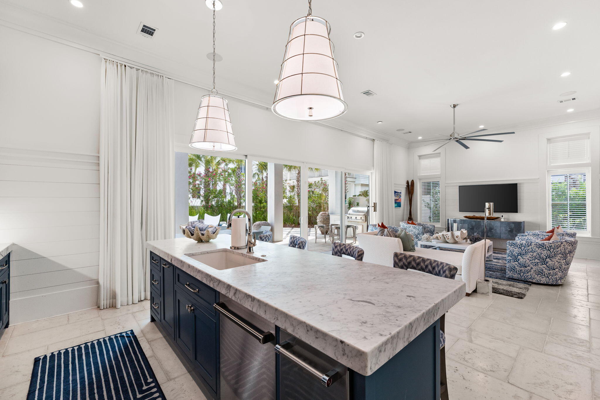 PARADISE BY THE SEA - Residential