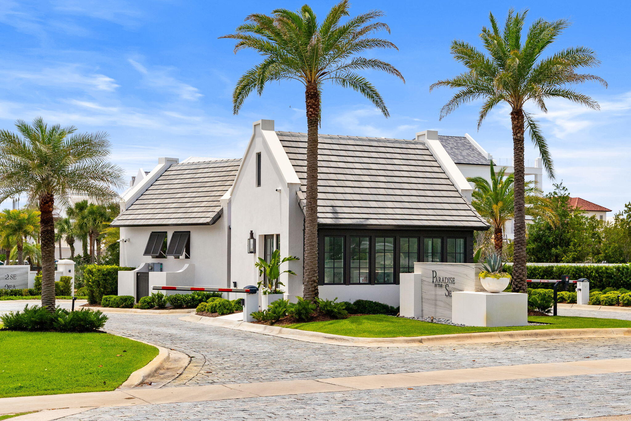 PARADISE BY THE SEA - Residential