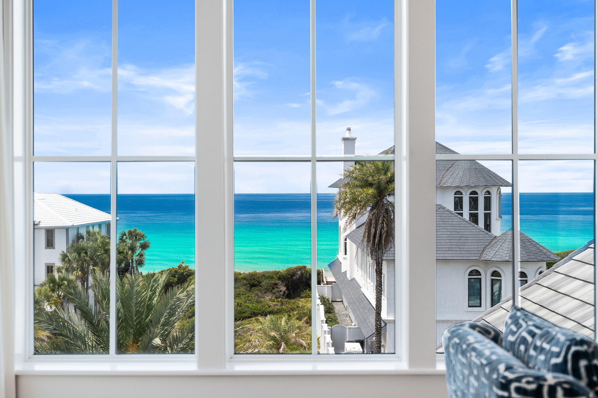 PARADISE BY THE SEA - Residential