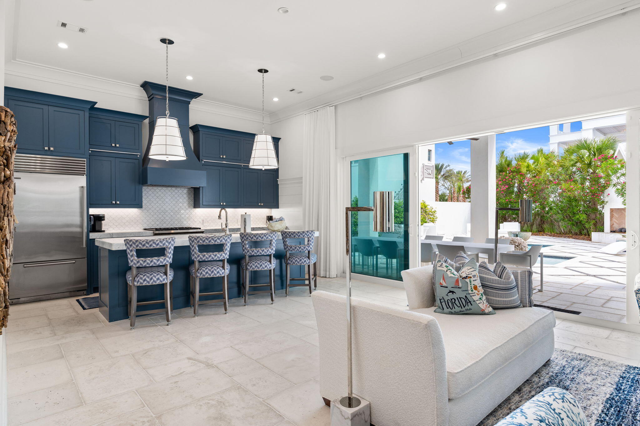 PARADISE BY THE SEA - Residential