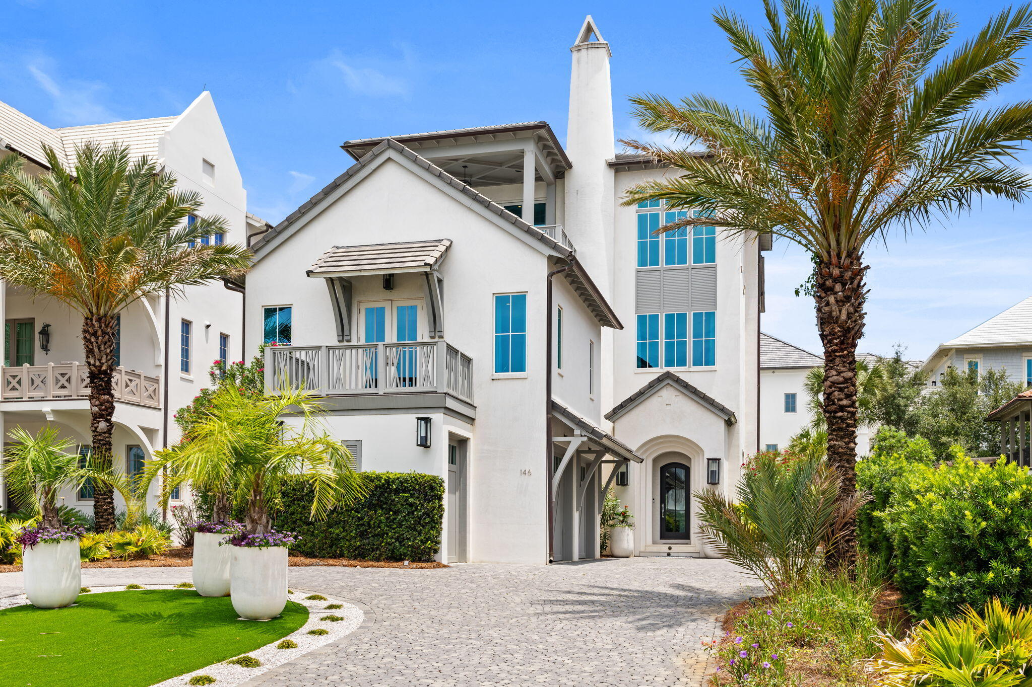 PARADISE BY THE SEA - Residential