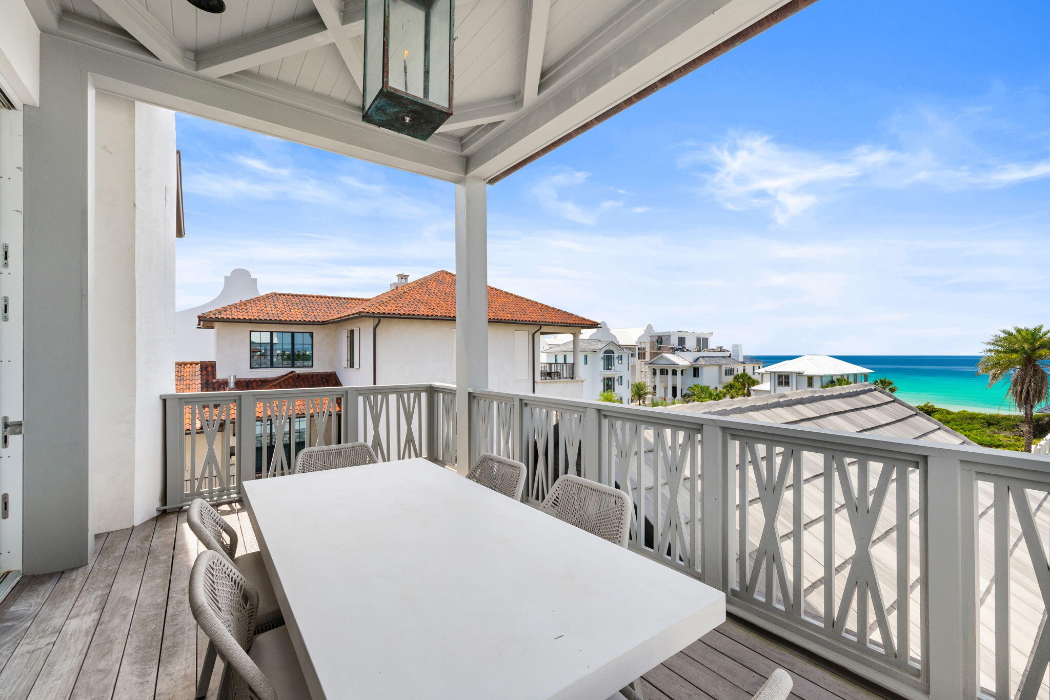 PARADISE BY THE SEA - Residential