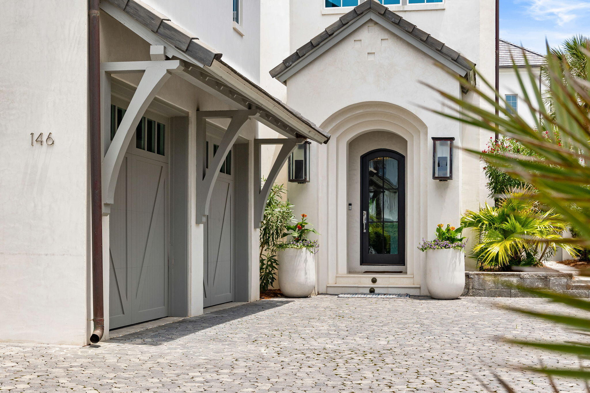 PARADISE BY THE SEA - Residential
