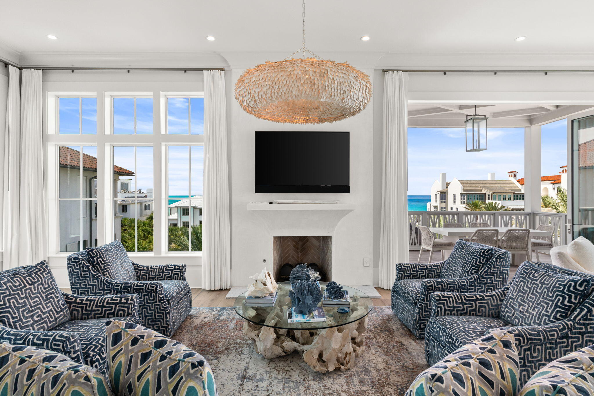 PARADISE BY THE SEA - Residential