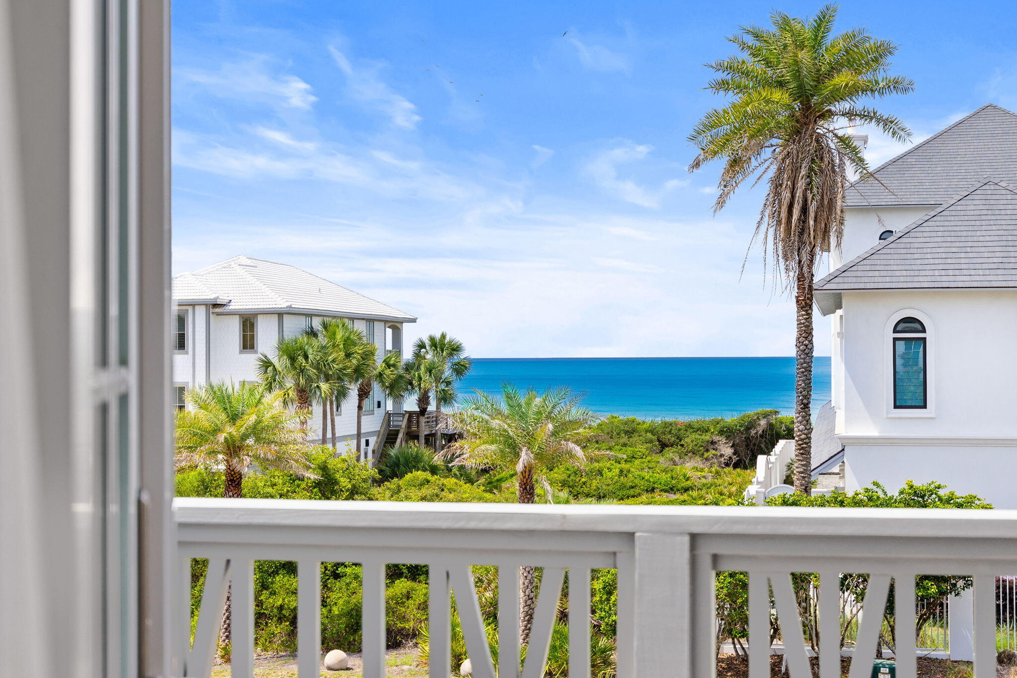 PARADISE BY THE SEA - Residential