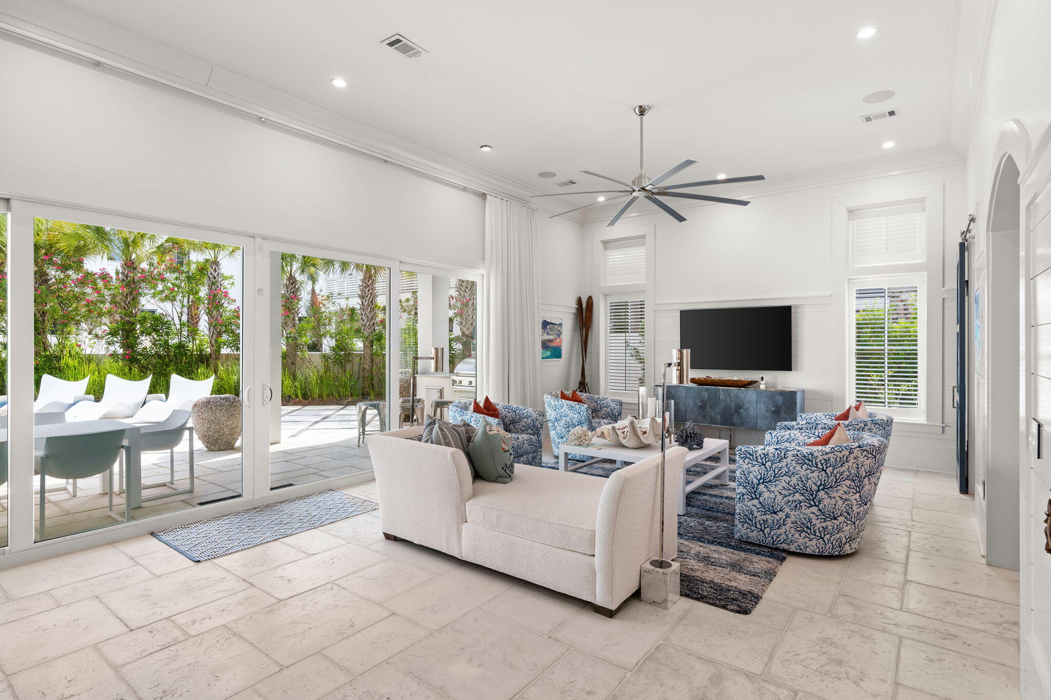 PARADISE BY THE SEA - Residential