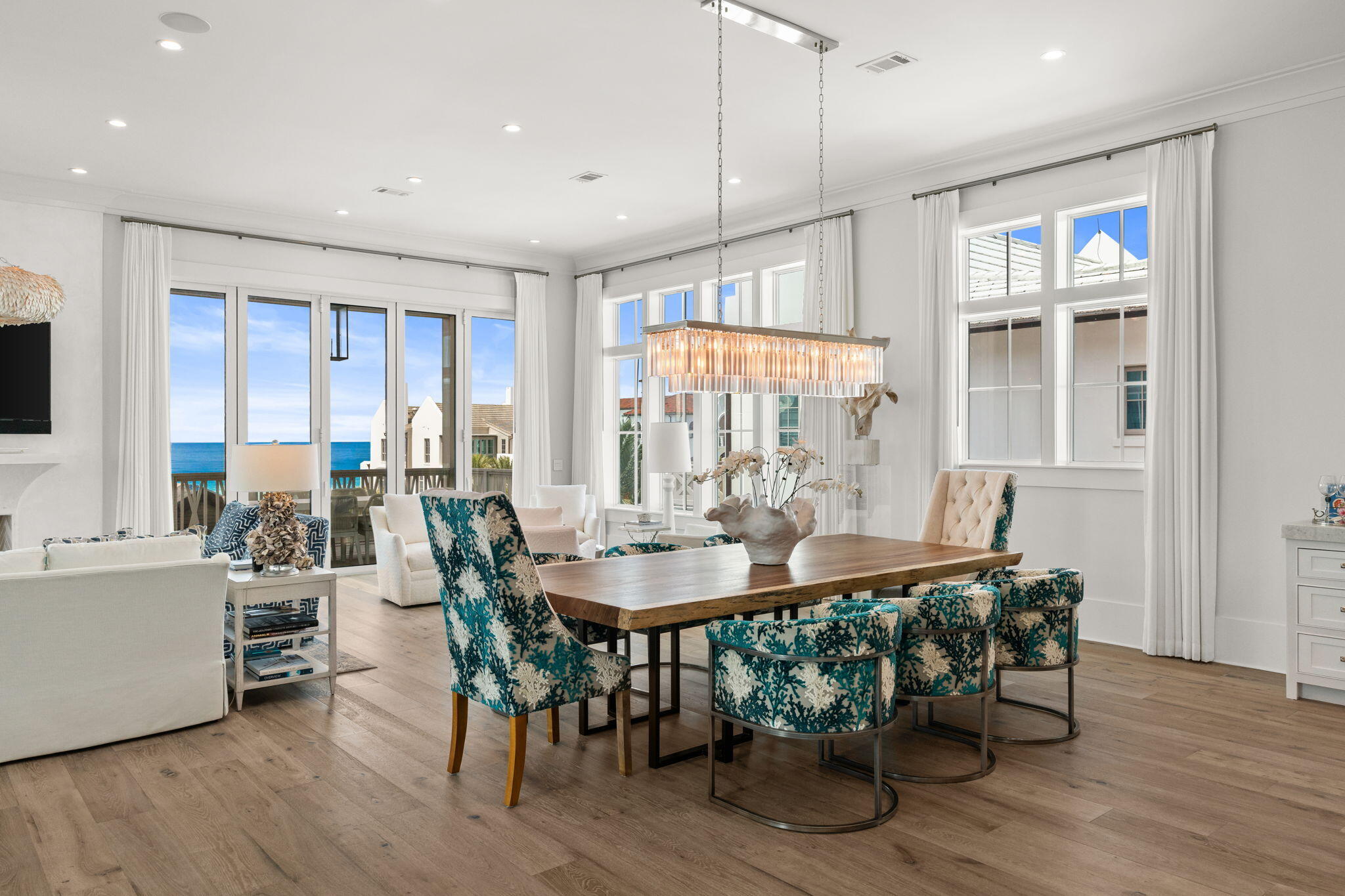 PARADISE BY THE SEA - Residential