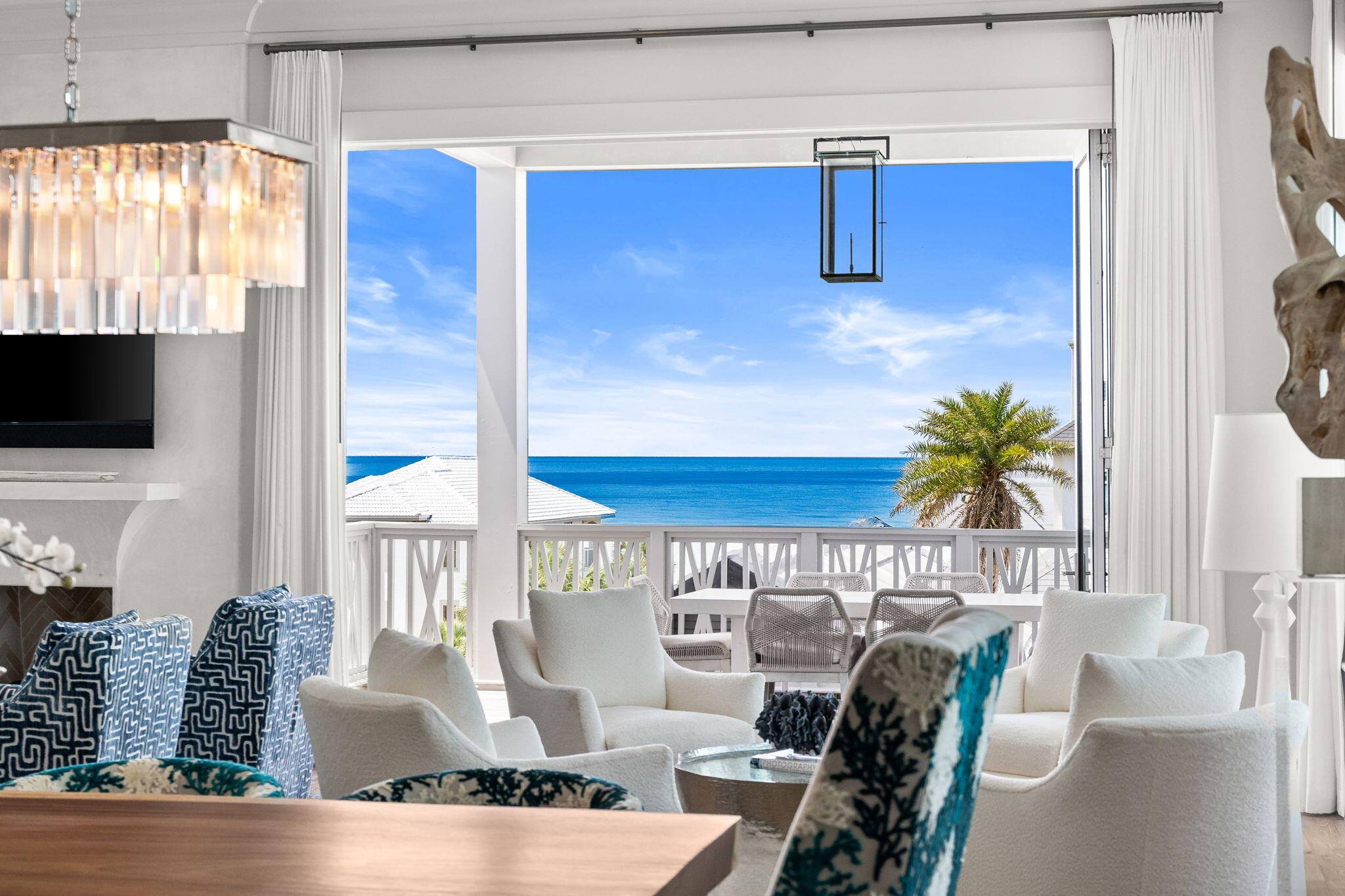 PARADISE BY THE SEA - Residential