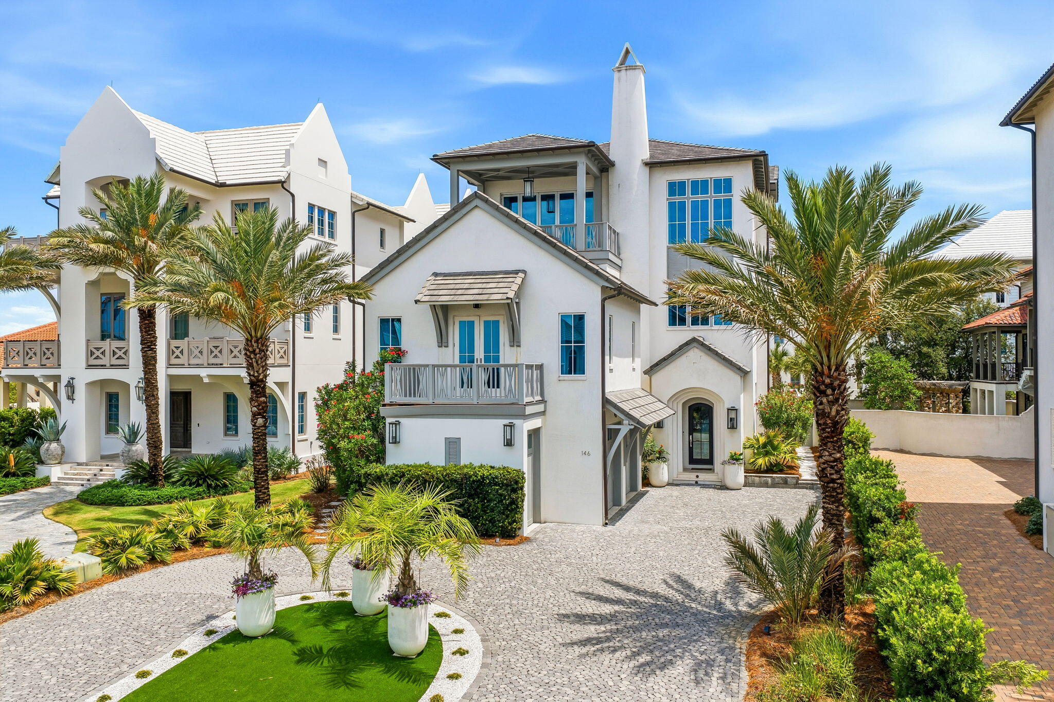 PARADISE BY THE SEA - Residential