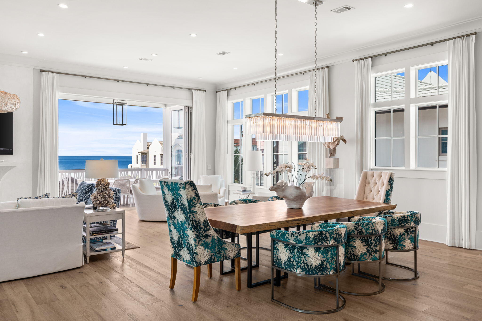 PARADISE BY THE SEA - Residential