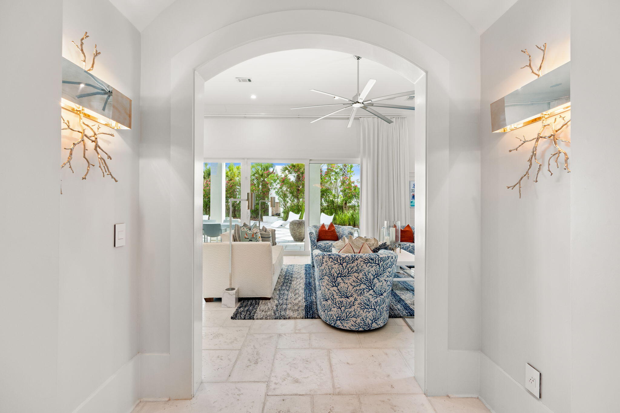 PARADISE BY THE SEA - Residential