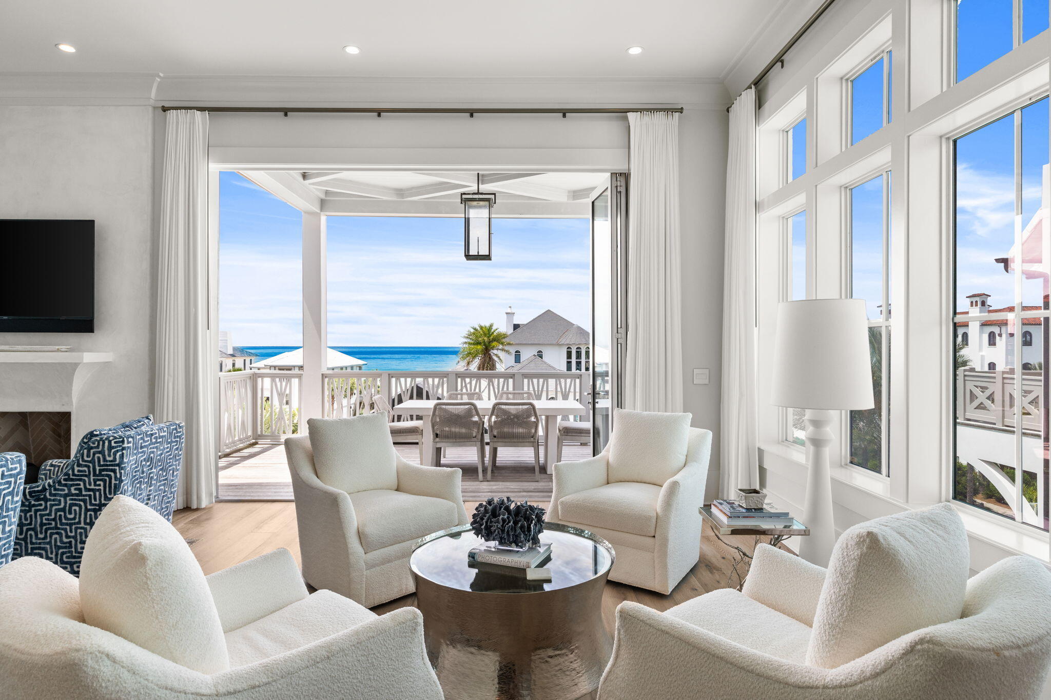 PARADISE BY THE SEA - Residential
