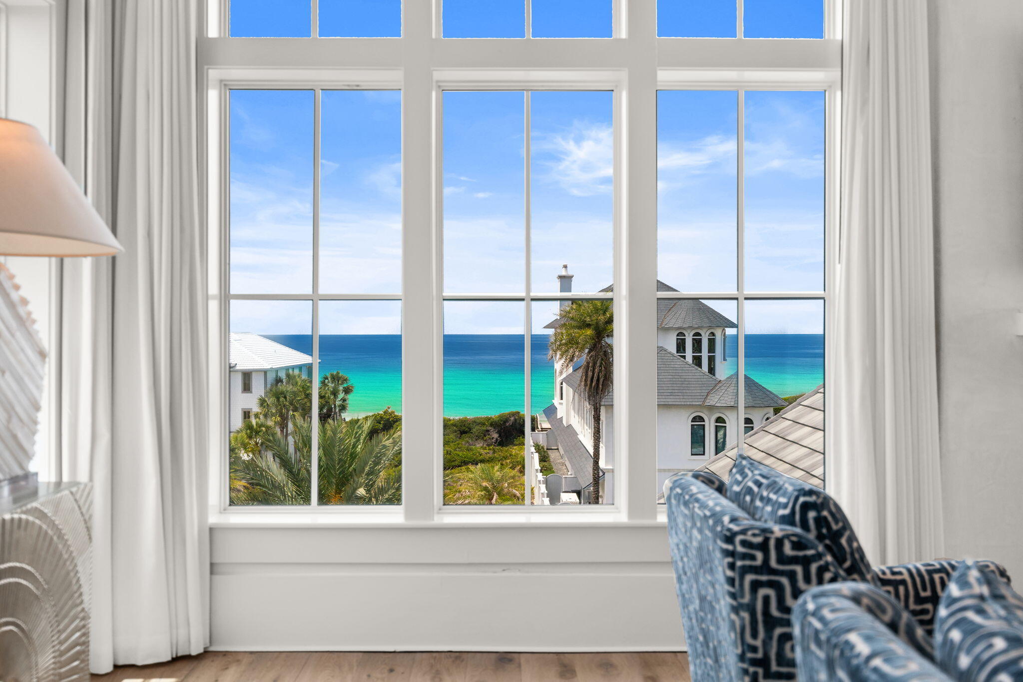 PARADISE BY THE SEA - Residential