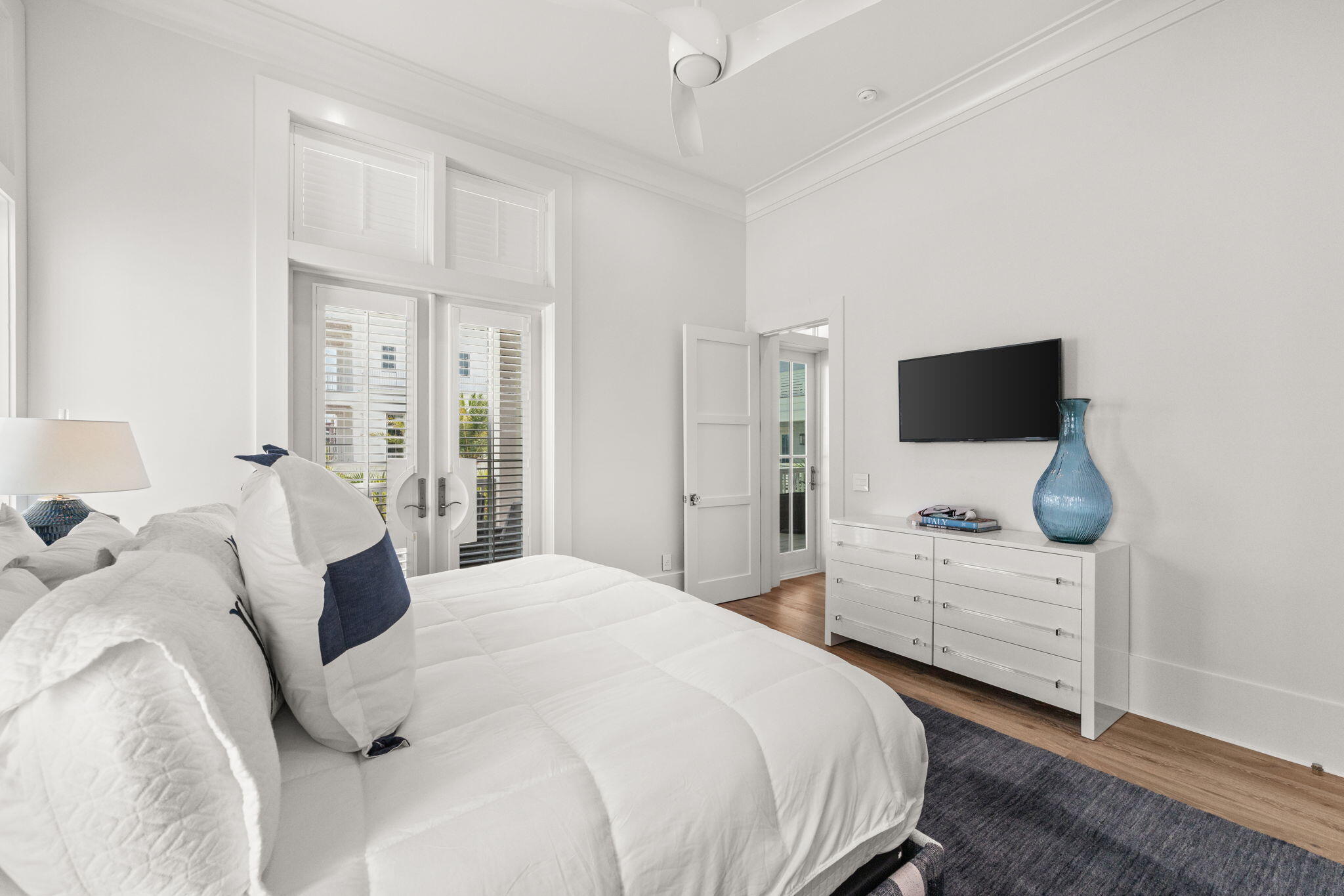 PARADISE BY THE SEA - Residential