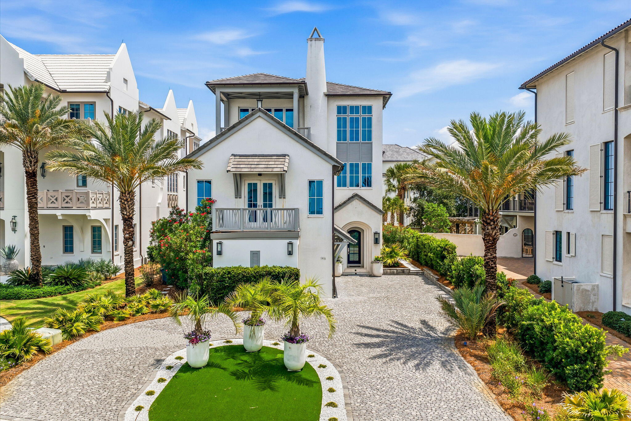 PARADISE BY THE SEA - Residential