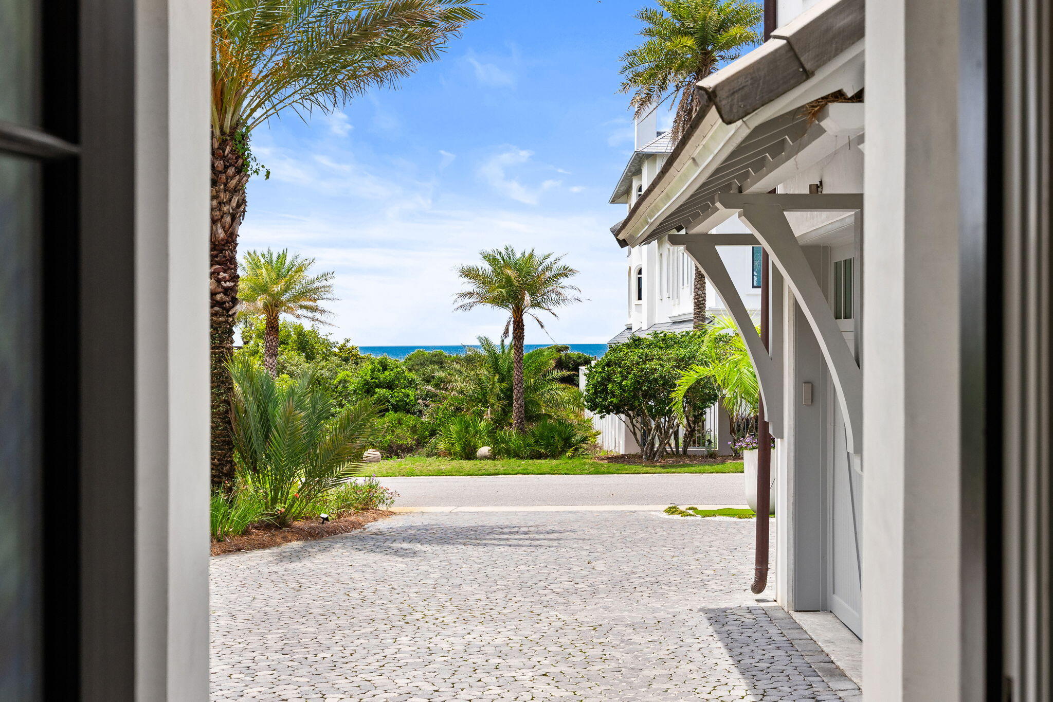 PARADISE BY THE SEA - Residential