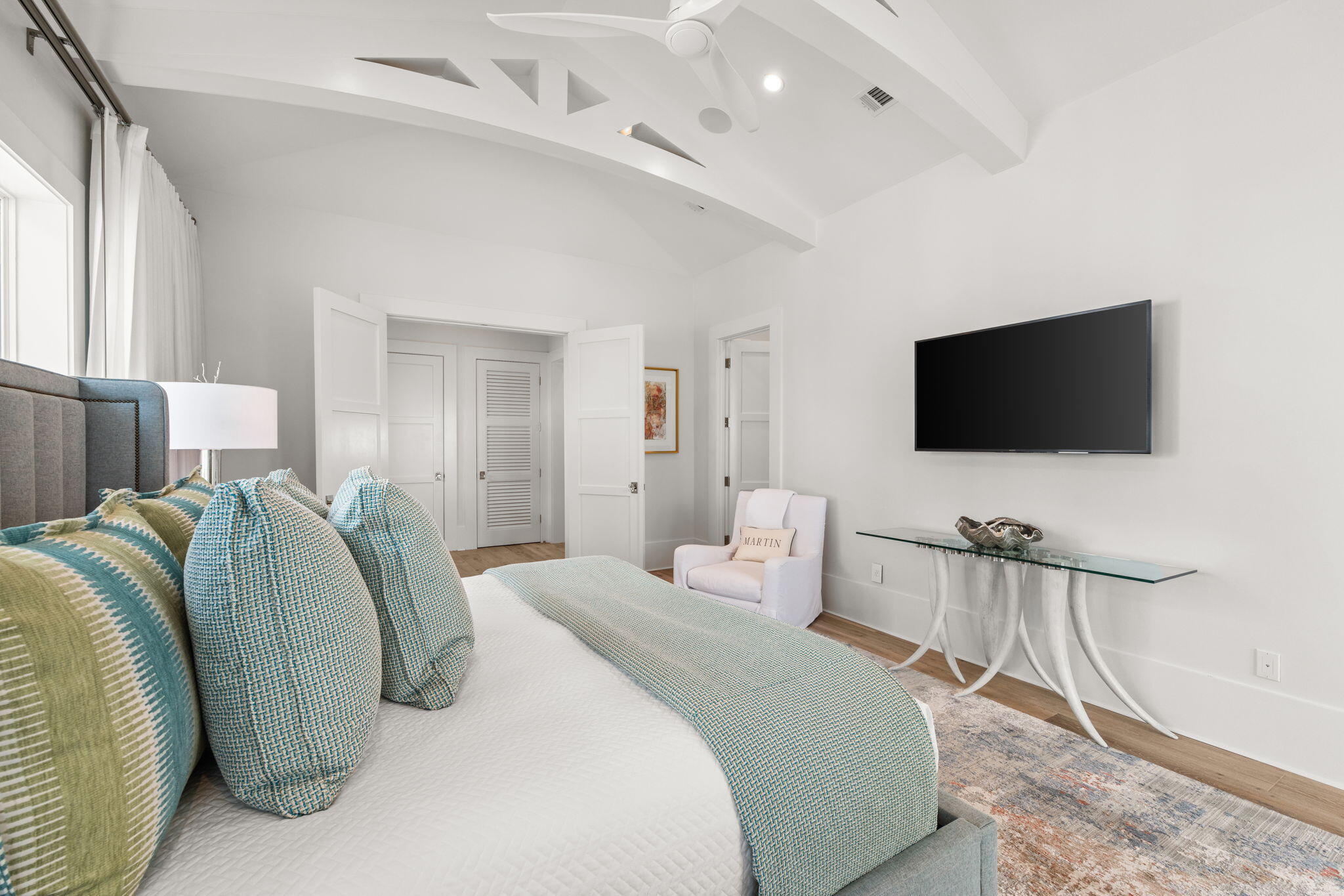 PARADISE BY THE SEA - Residential