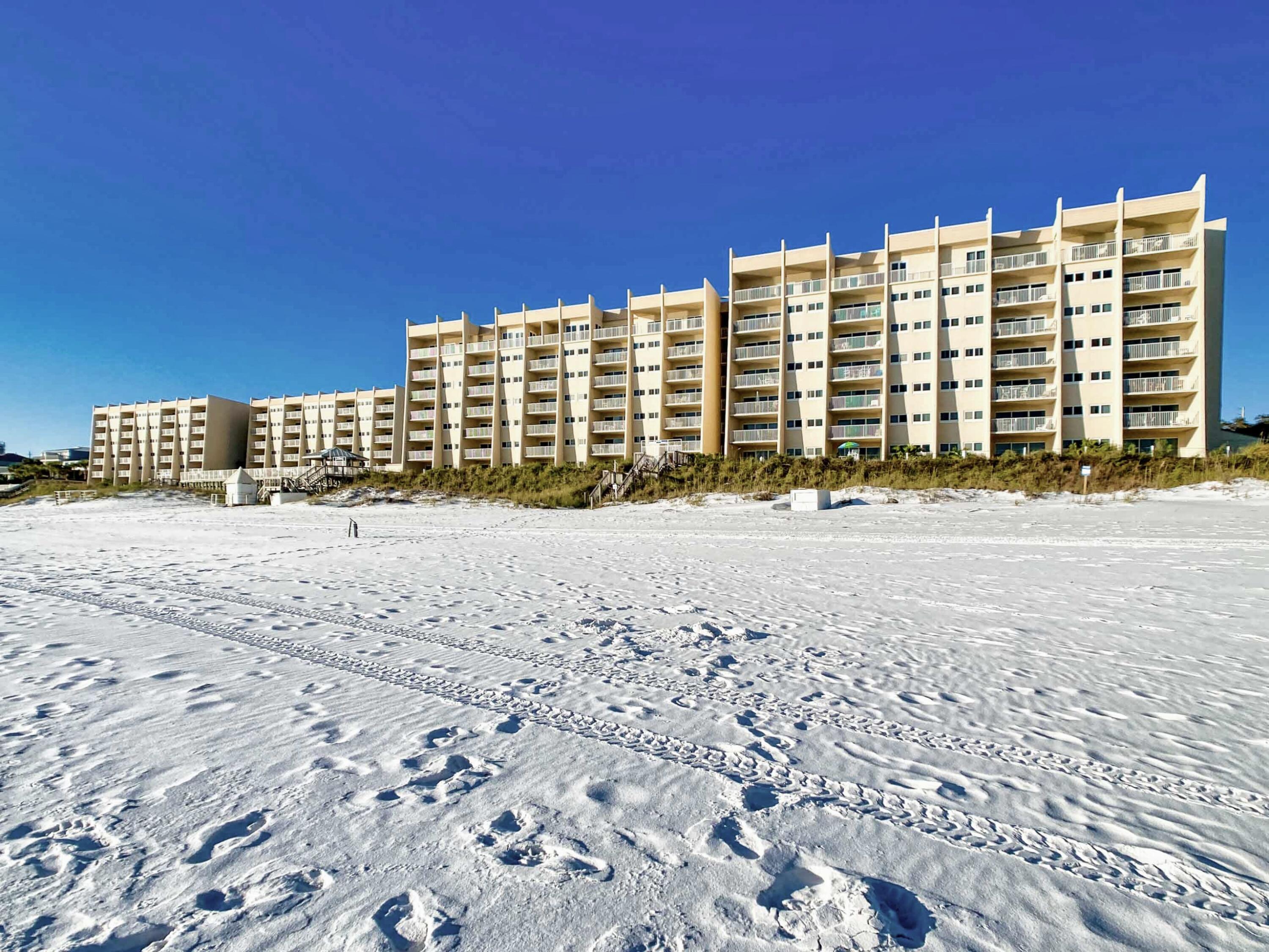 BEACH HOUSE CONDO PH 1 - Residential