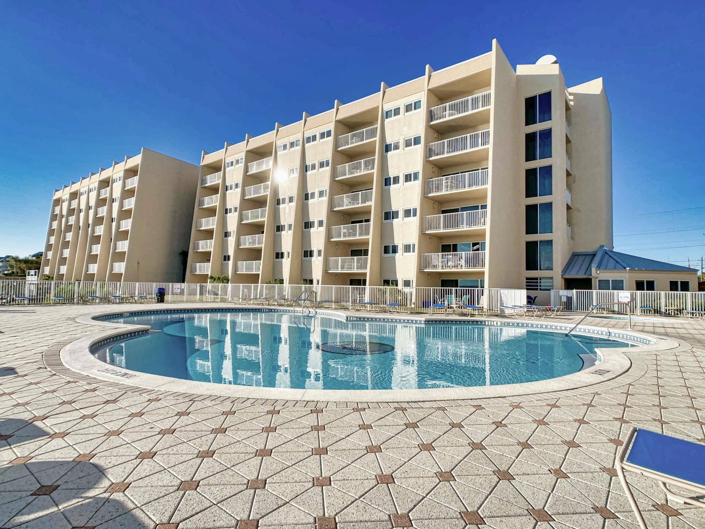 BEACH HOUSE CONDO PH 1 - Residential