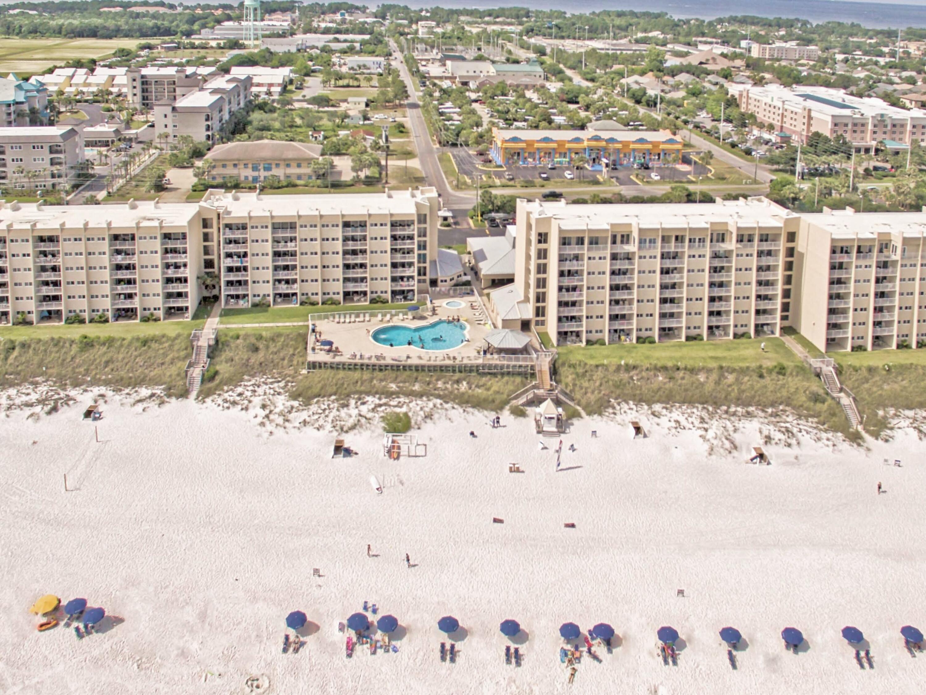 BEACH HOUSE CONDO PH 1 - Residential