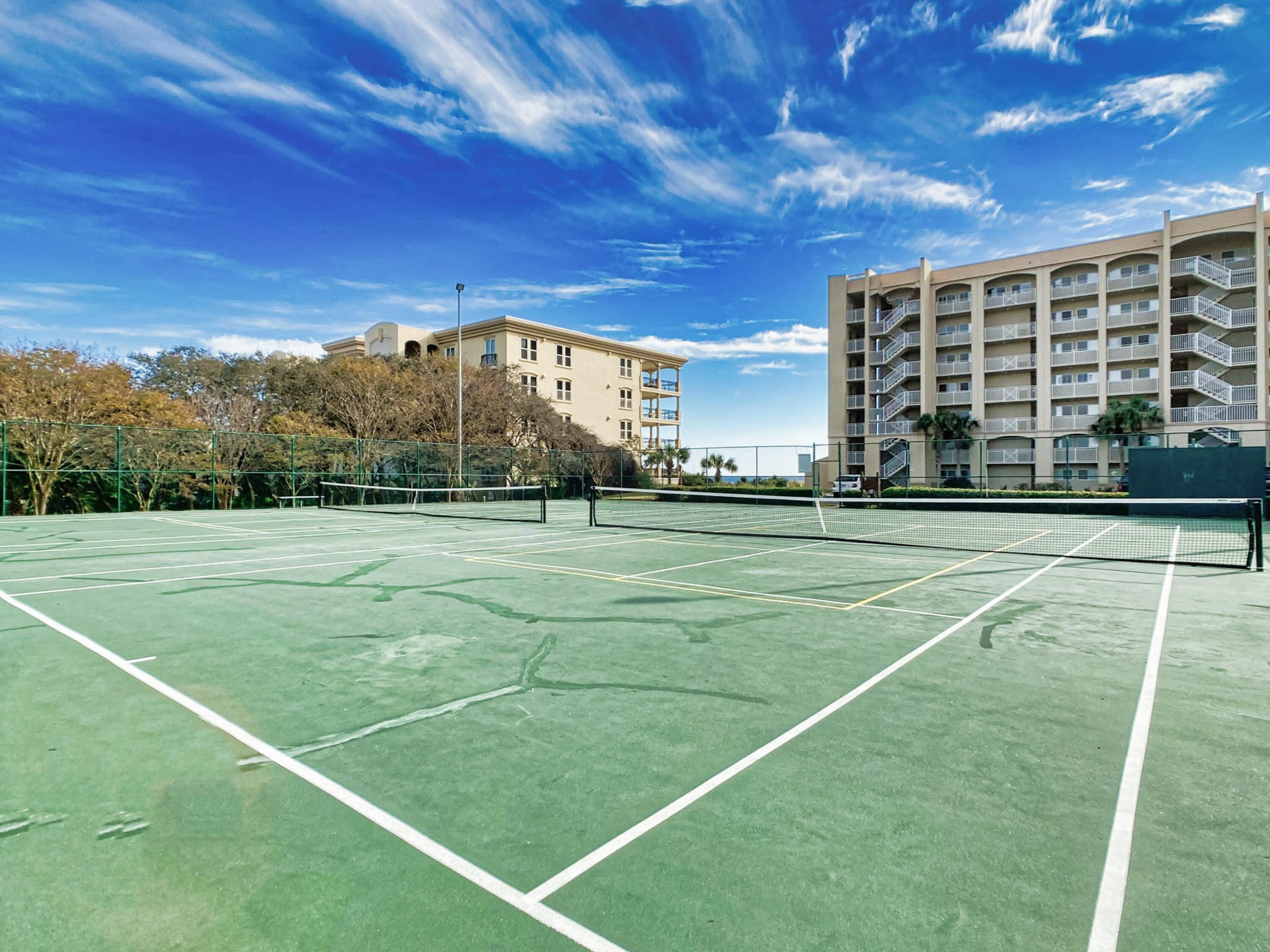 BEACH HOUSE CONDO PH 1 - Residential