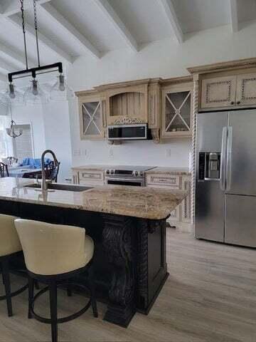 BAY GROVE - Residential