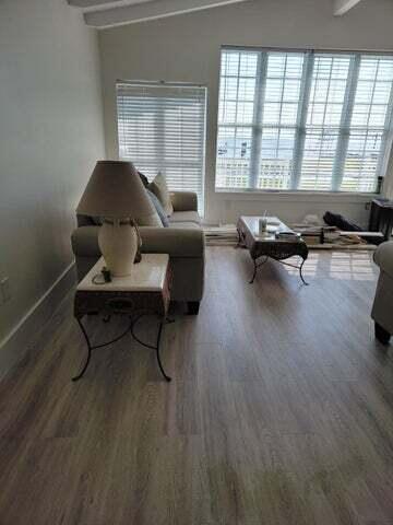 BAY GROVE - Residential