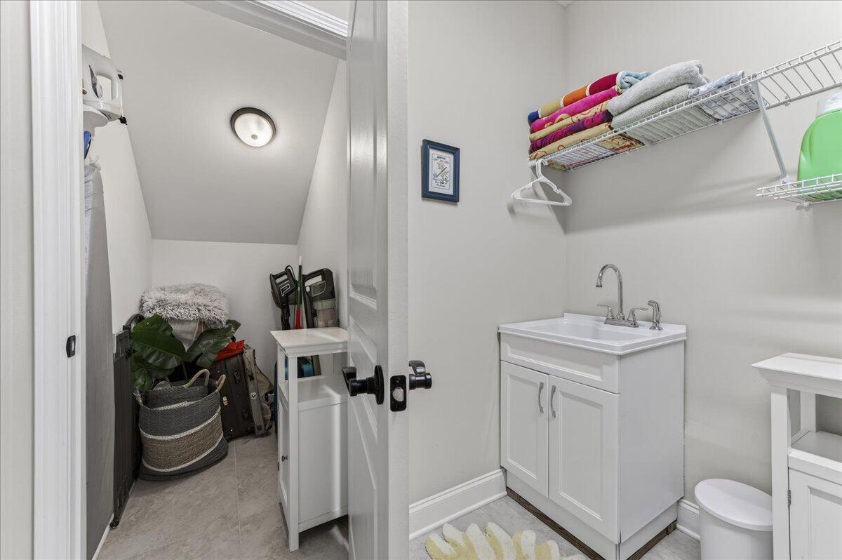 ALCONESE PLACE - Residential