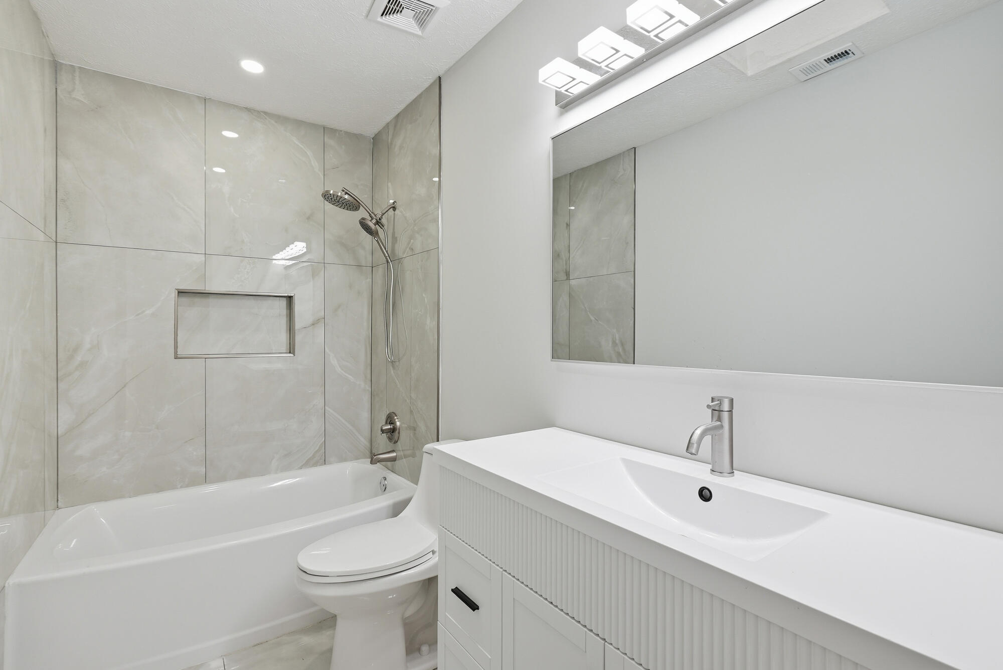 DERBY WOODS - Residential Lease