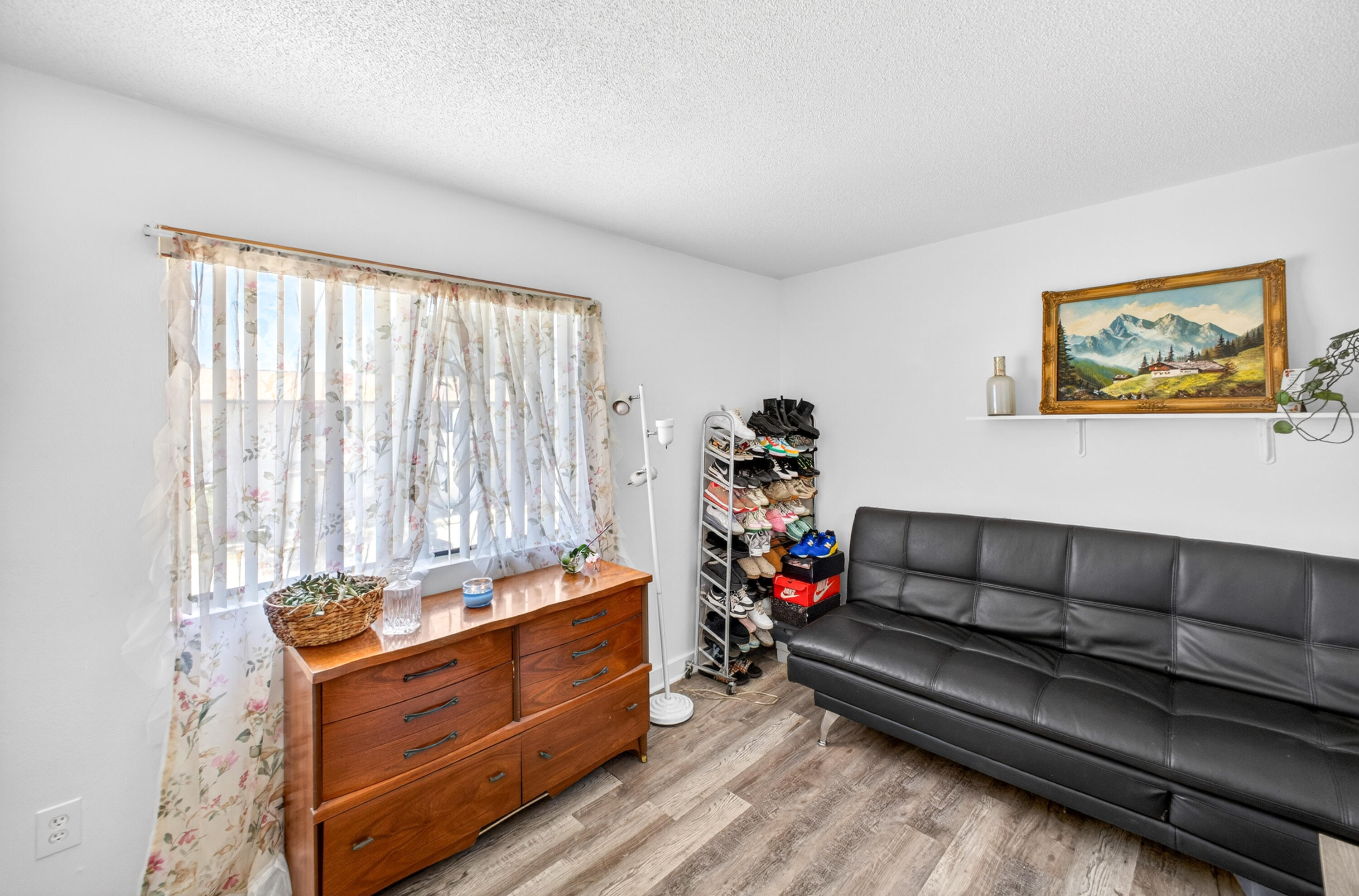 INDIAN HILLS - Residential