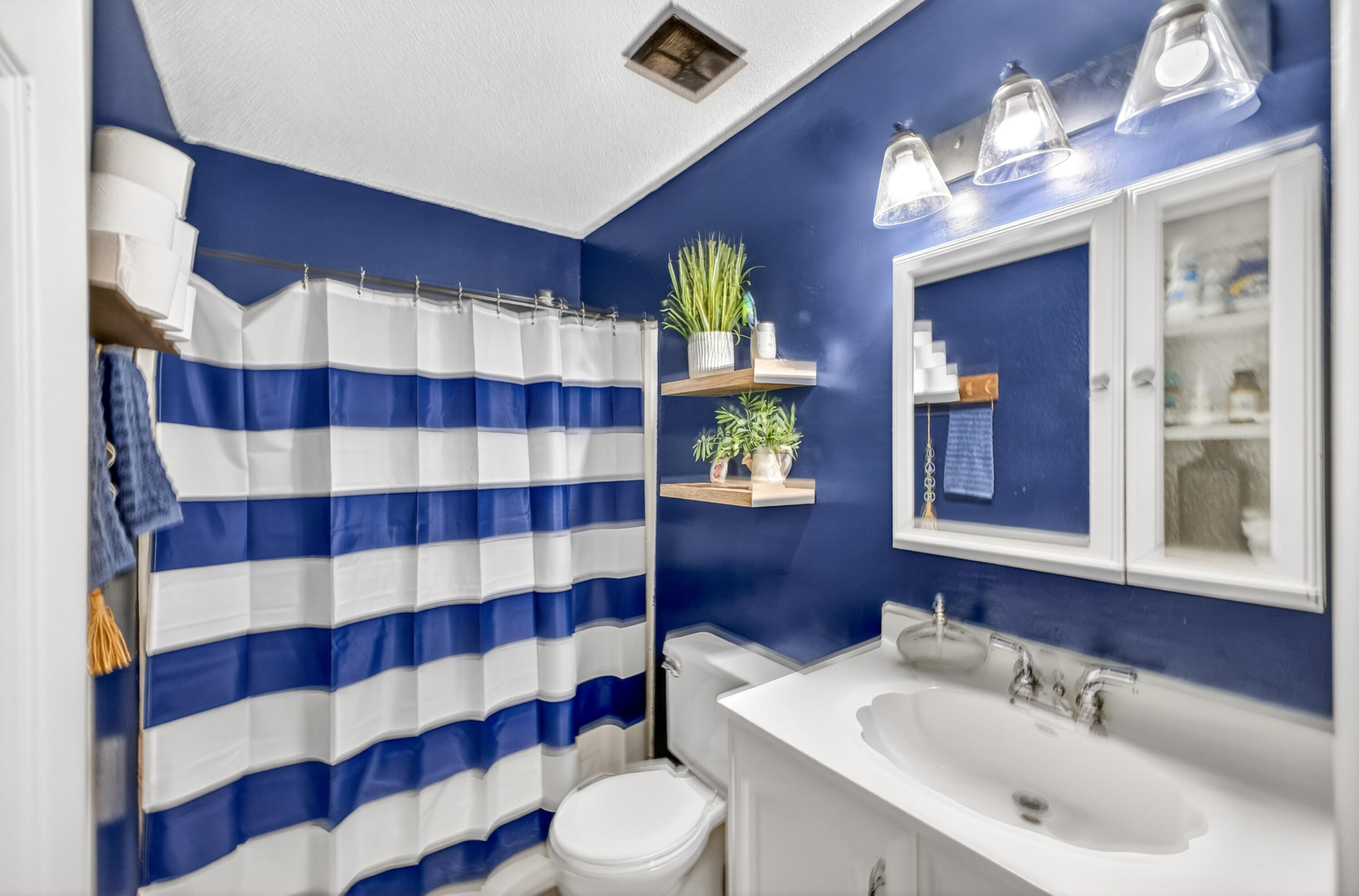 INDIAN HILLS - Residential