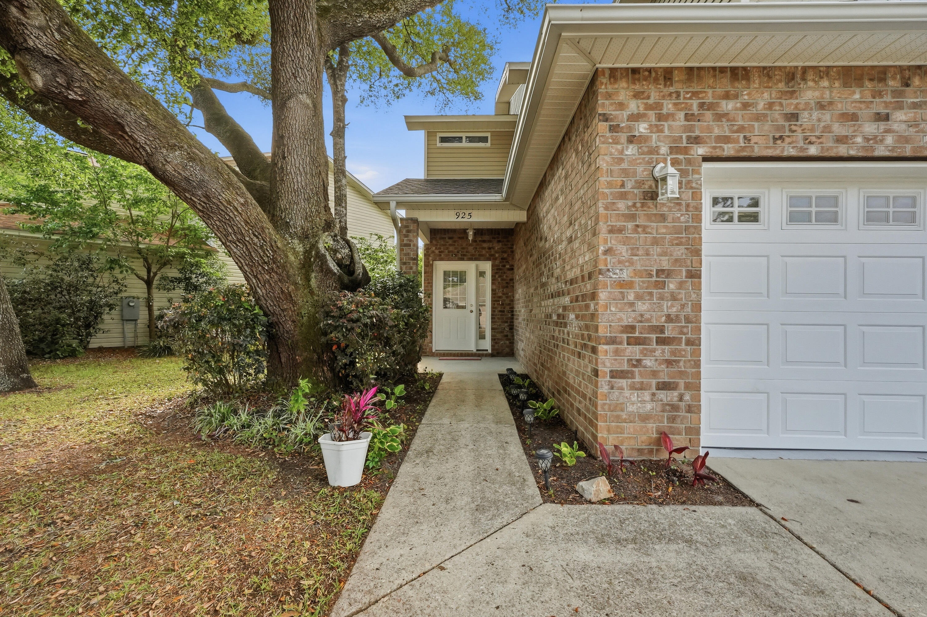 OAK PARK ESTATES - Residential