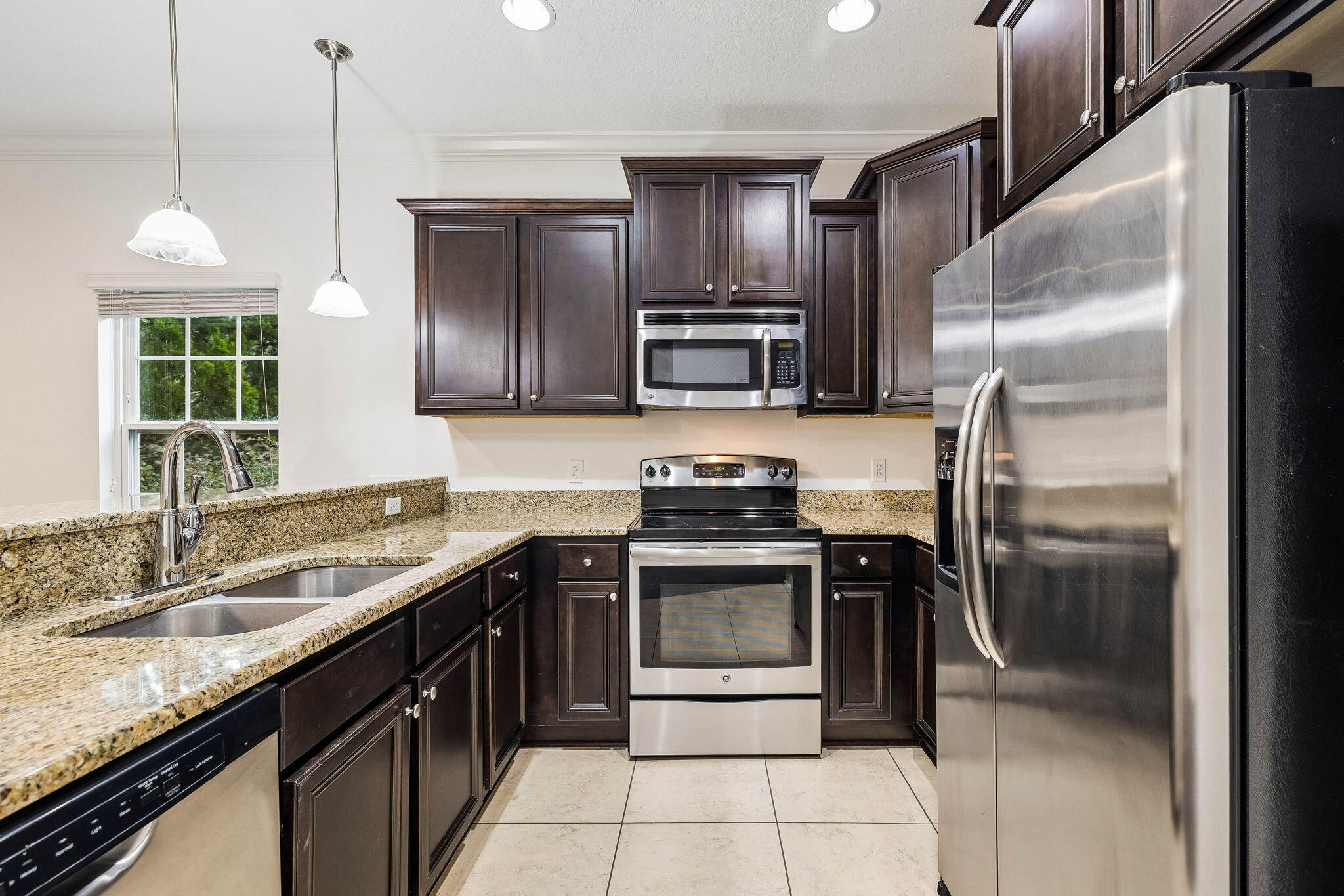 WATER OAKS T/H - Residential