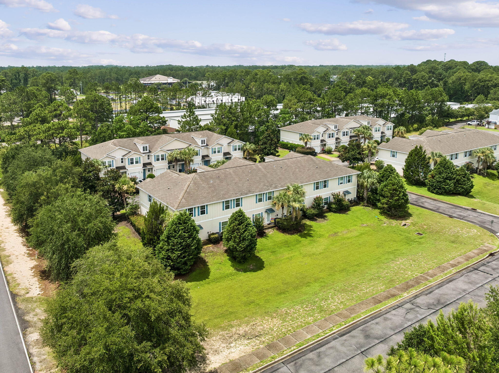 WATER OAKS T/H - Residential