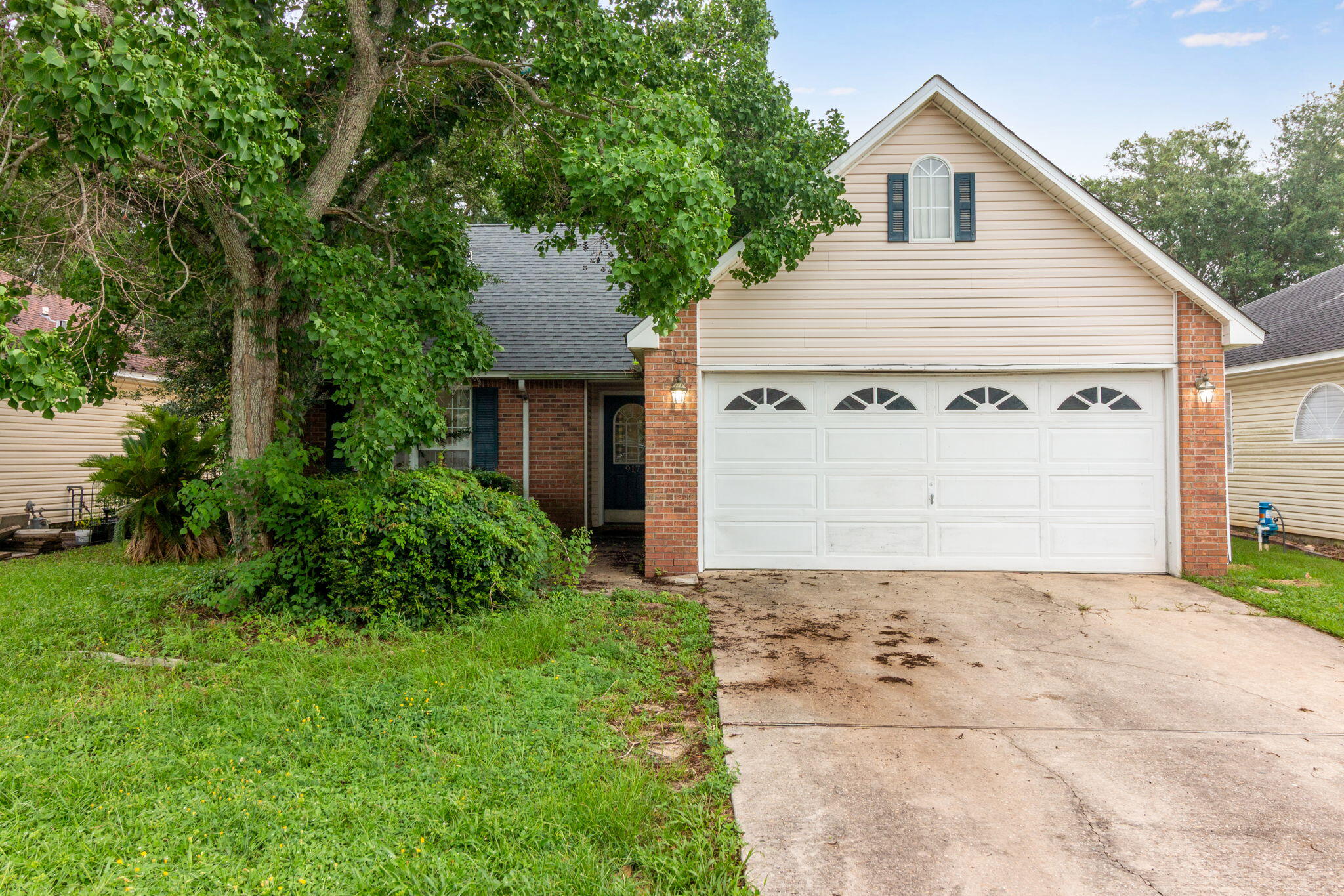 Welcome home to this spacious two-story residence located in the desirable and peaceful Hunter's Run community. Offering 4BD/2.5BA, this well-appointed home combines comfort, functionality, and charm.

The inviting living room features soaring vaulted ceilings and a beautiful fireplace, creating a warm and welcoming space that's perfect for relaxing or entertaining guests. The kitchen is equipped with a built-in microwave and a cozy breakfast nook, ideal for casual dining. Additional features on the main level include a formal dining room and a convenient laundry room with washer and dryer hookups.

The spacious primary suite offers a private retreat, complete with an en-suite bathroom featuring a garden tub, separate walk-in shower, and ample space to unwind after a long day.

A large two-car garage provides plenty of room for parking and additional storage. Step outside to enjoy the generously sized backyard, complete with a lawn pump and sprinkler system to help maintain the landscaping with ease.

Conveniently located in Fort Walton Beach, this long-term rental is pet-friendly with owner approval and applicable pet fees. Don't miss the opportunity to make this beautiful home yours!

Tenant pays all utilities. Holding fee is due within 24hrs of approval. Lease must start within 14 days of payment. Lease Prep Fee of $75 is due prior to move in. Approved pets require $400 pet fee per pet. Renters insurance is required. Available for a 12-month lease term.