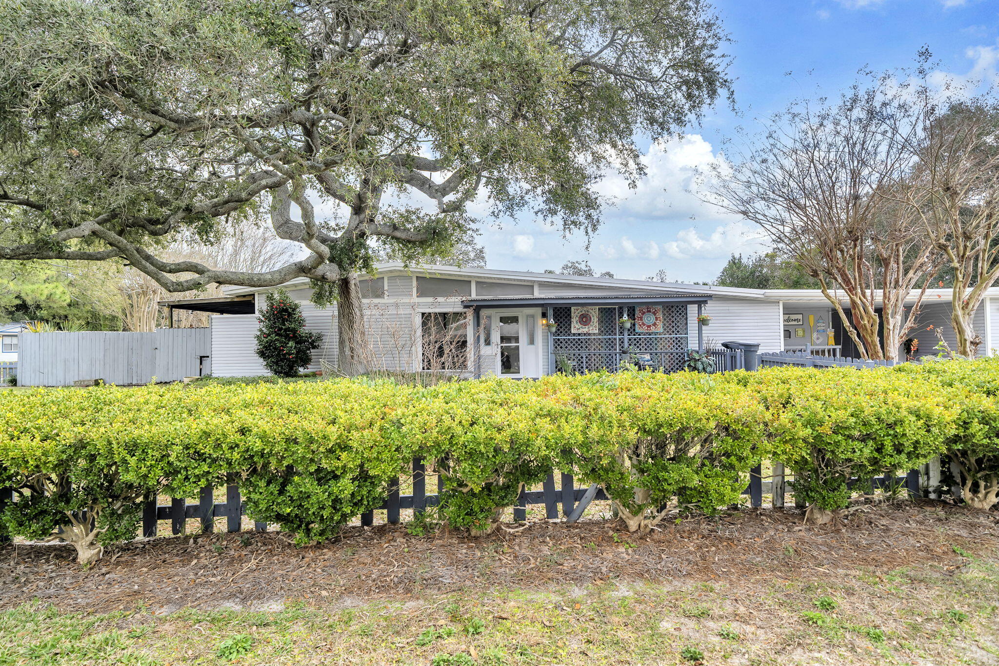 SEABREEZE 6TH ADD LOT 1 BLK G - Residential