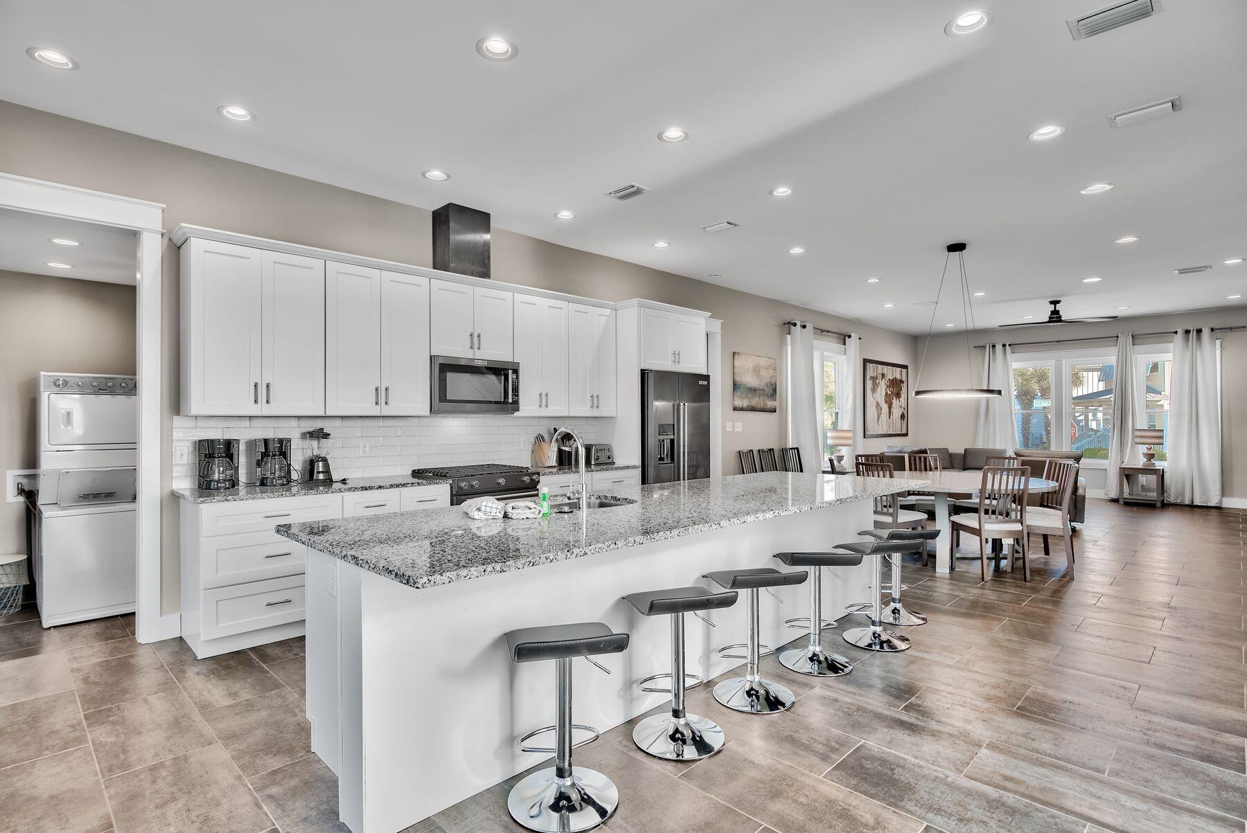 EMERALD WATERS VILLAGE - Residential