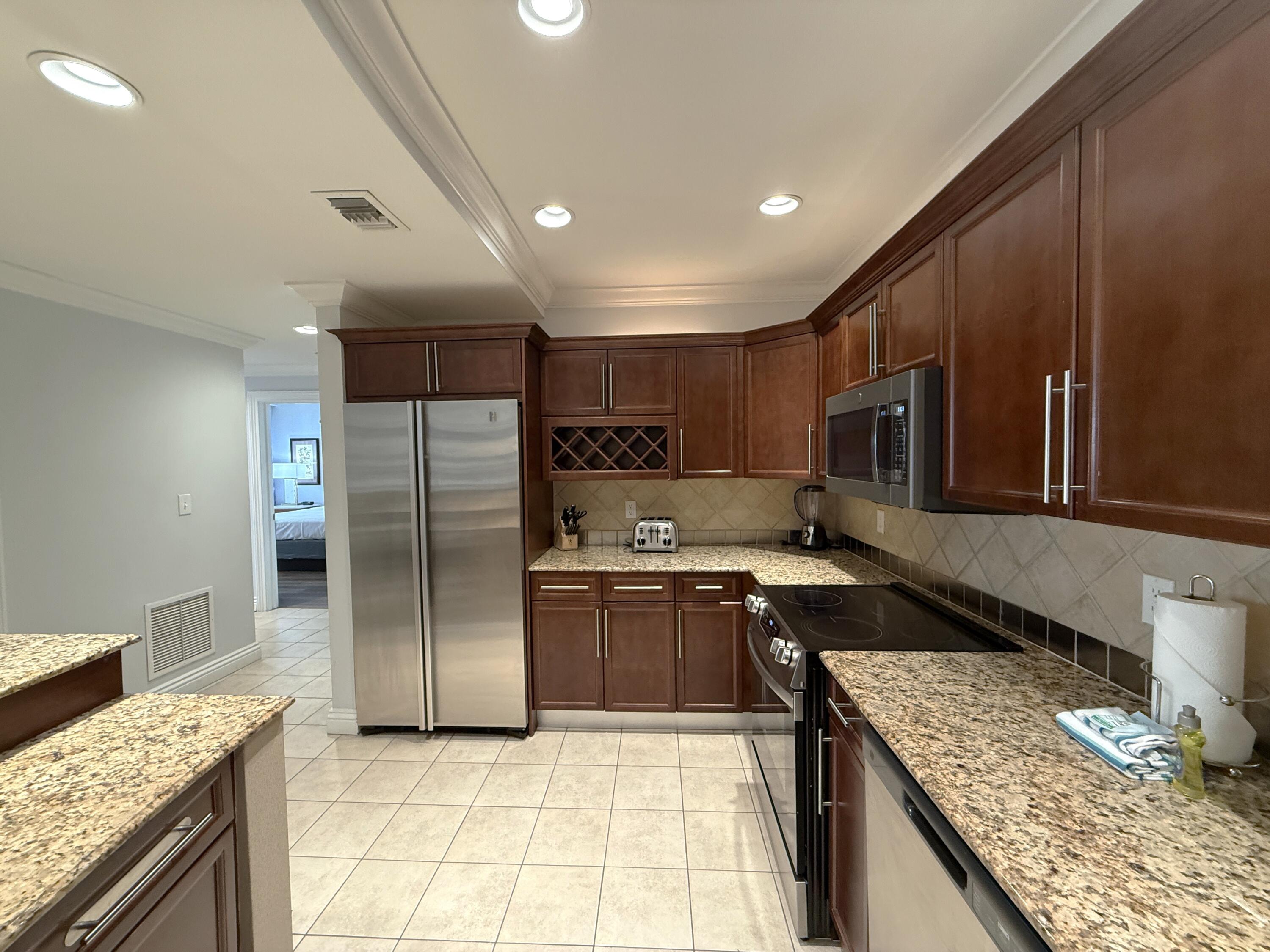 EMERALD GRANDE - Residential
