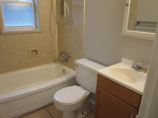 CANDLEWOOD VILLAGE - Residential Lease