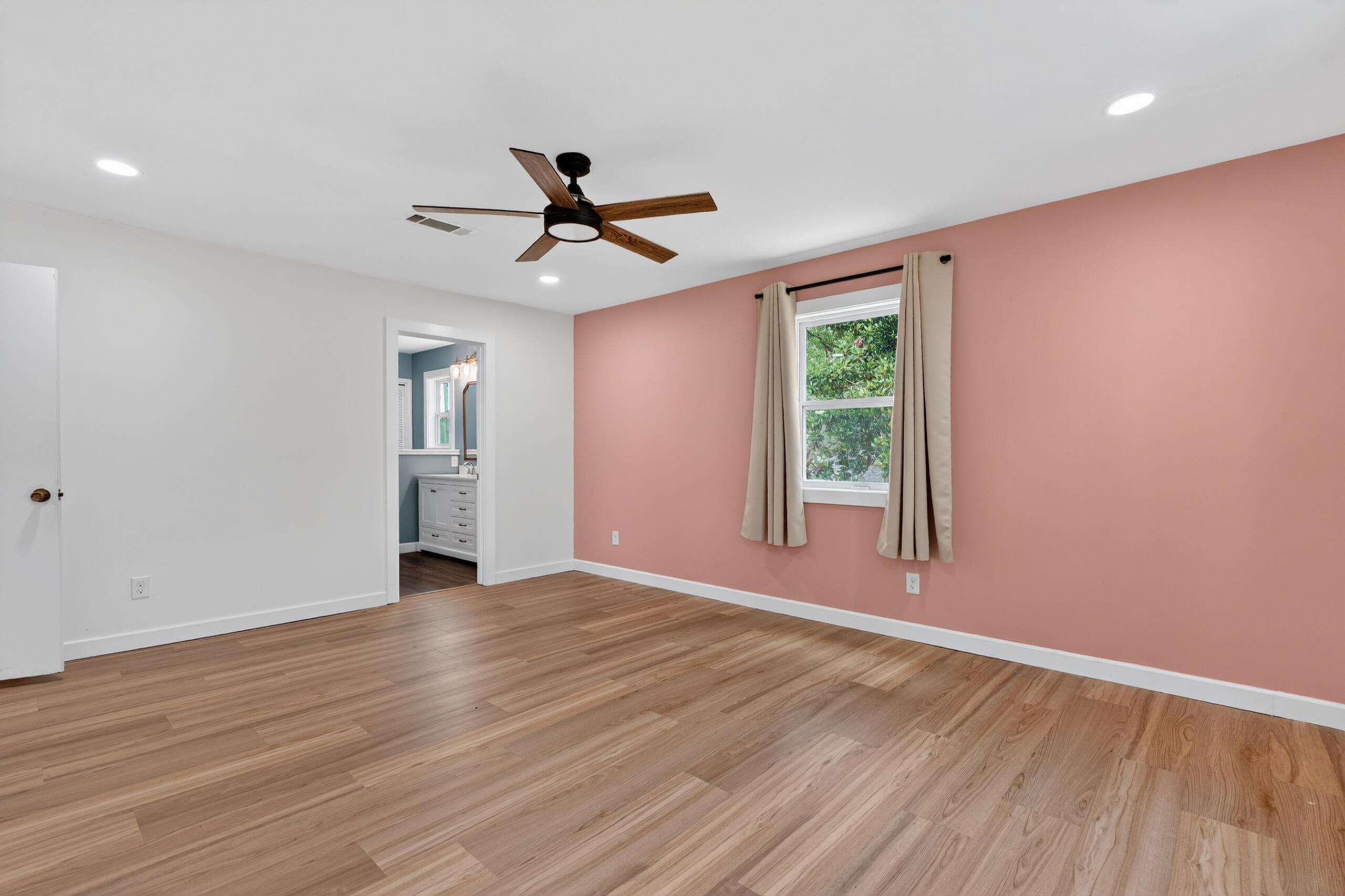 LAKE LORRAINE ESTATES 1 - Residential