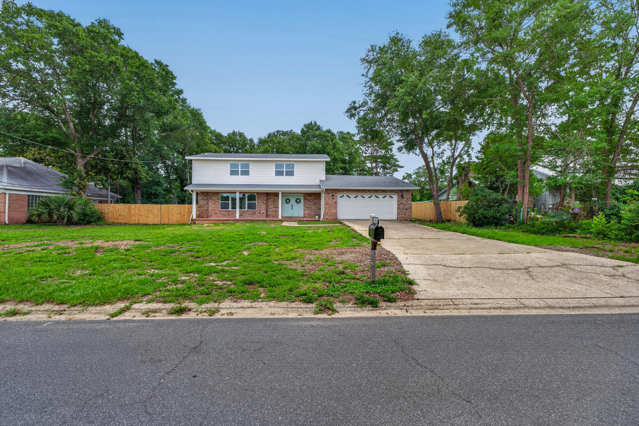 LAKE LORRAINE ESTATES 1 - Residential