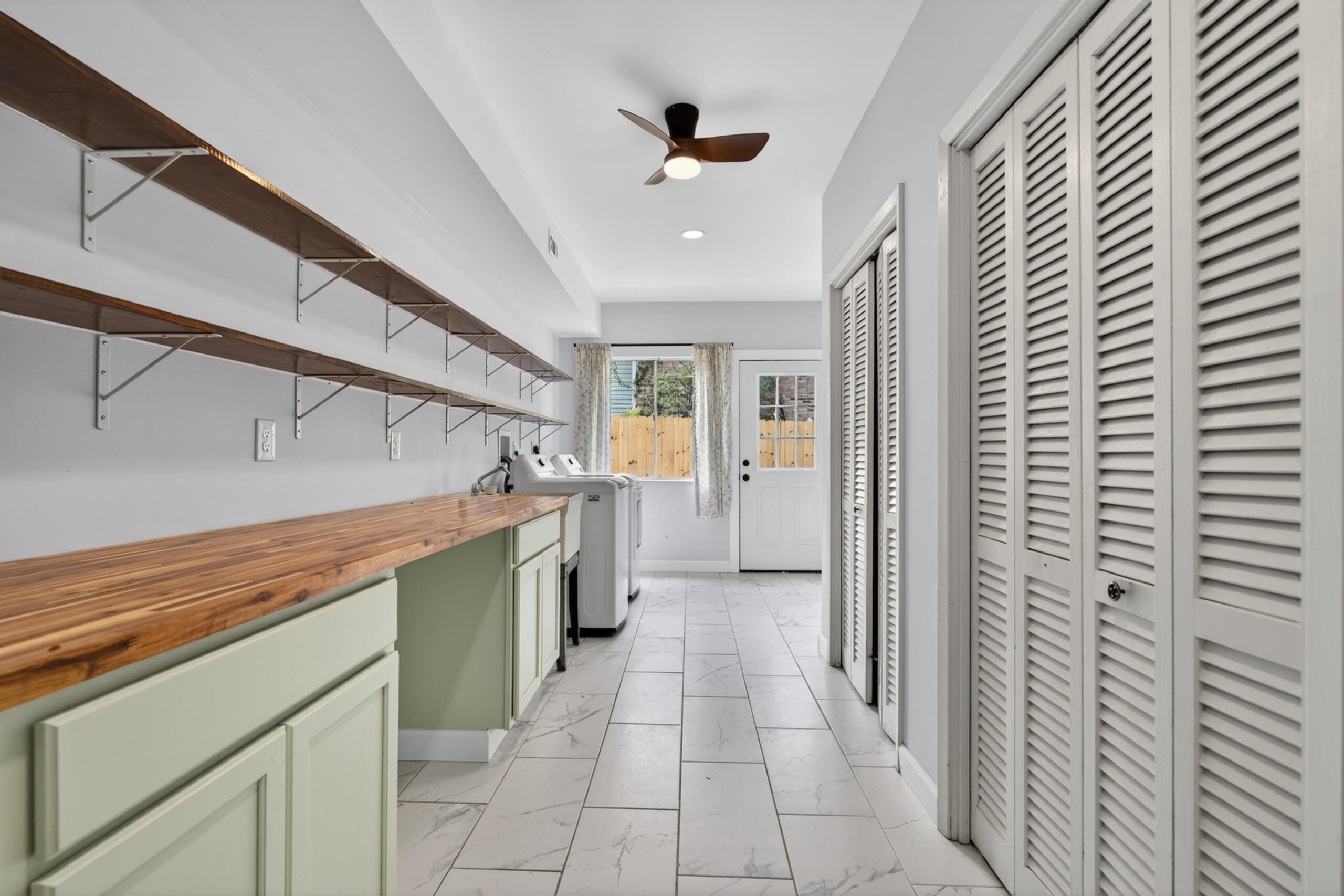 LAKE LORRAINE ESTATES 1 - Residential